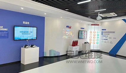 体验馆拥有1+3+N的培训模块:“1”代表展厅内外的党建引领主题。“