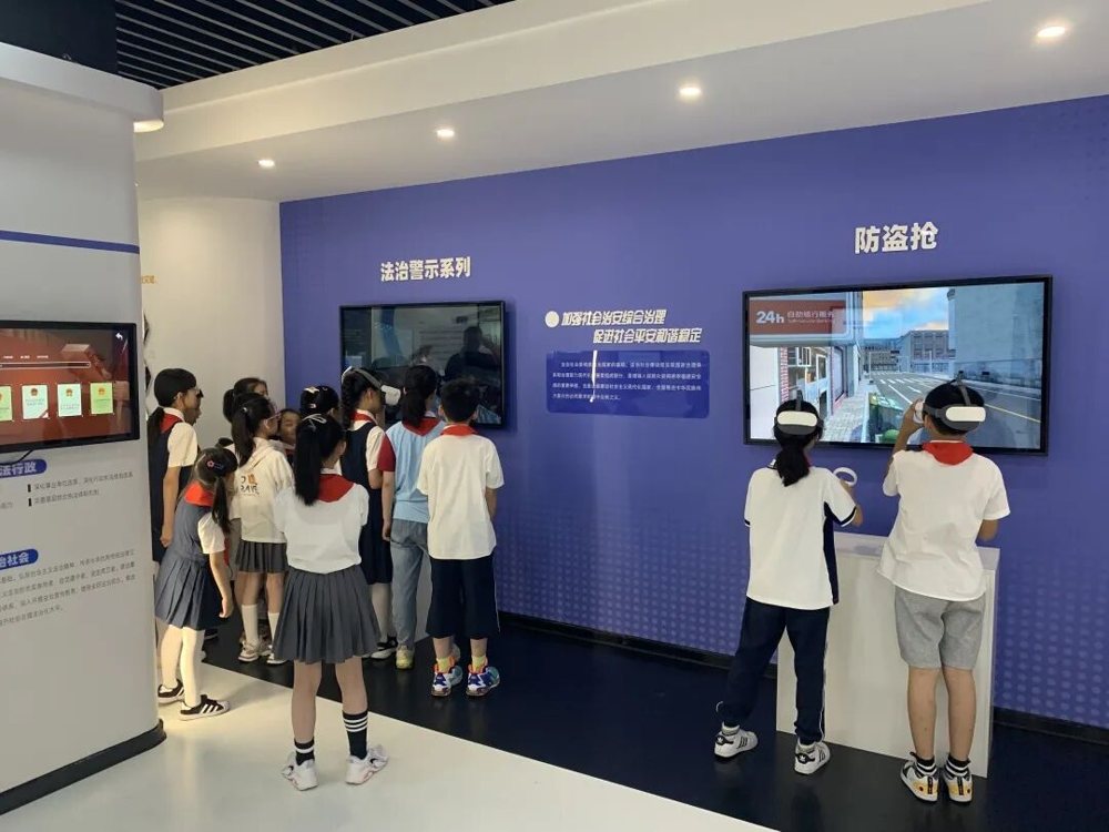 其中安全生产区体验内容包括生产、建筑、冶金铸造等安全生产各方面的VR