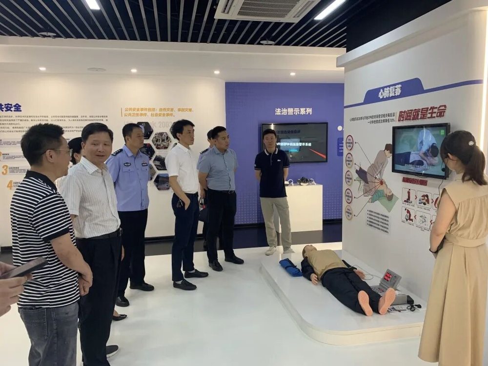 其中安全生产区体验内容包括生产、建筑、冶金铸造等安全生产各方面的VR