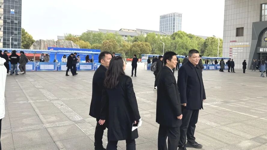 3月30日,2025年度新能源产业职业技能大赛暨第十三届“技行武进”